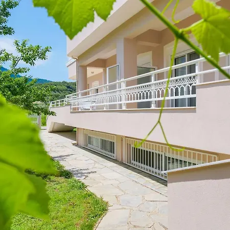 Apartment Elena