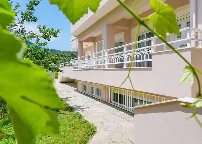 Διαμέρισμα Elena