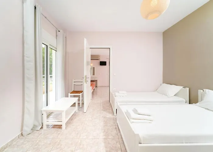 Elena * Χρυσή Αμμουδιά